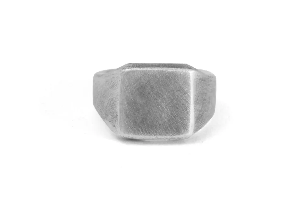#023 - Signet Ring Square