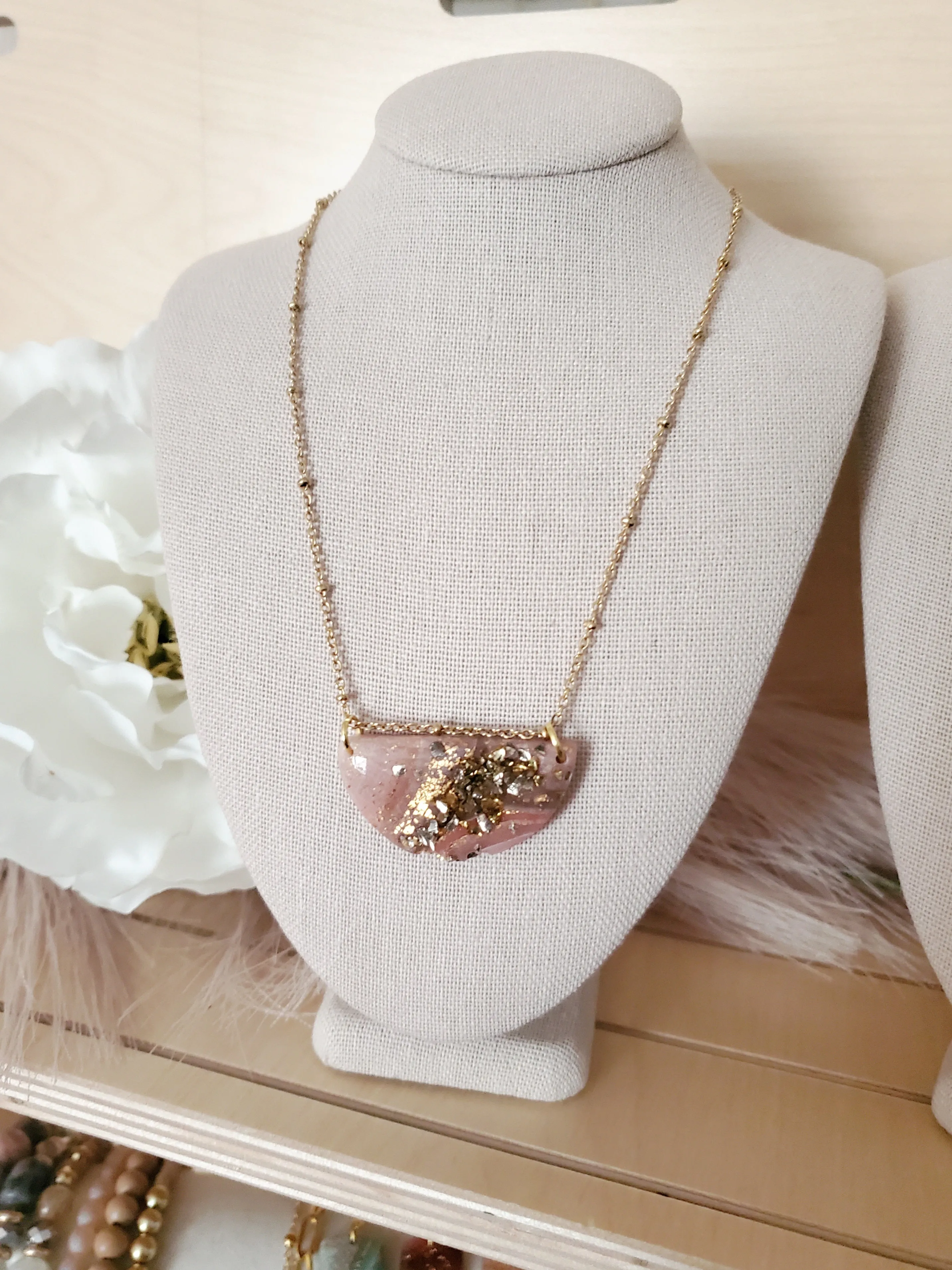 Agate Inspired Pendant Necklace