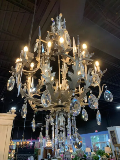 *CHANDELIER SILVER FINISH WITH CRYSTALS