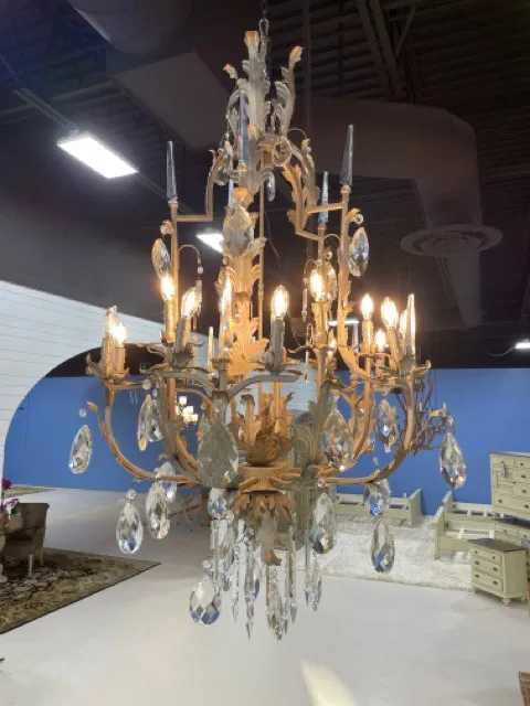 *CHANDELIER SILVER FINISH WITH CRYSTALS