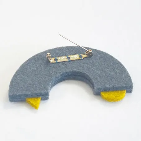 Felt brooch - arch