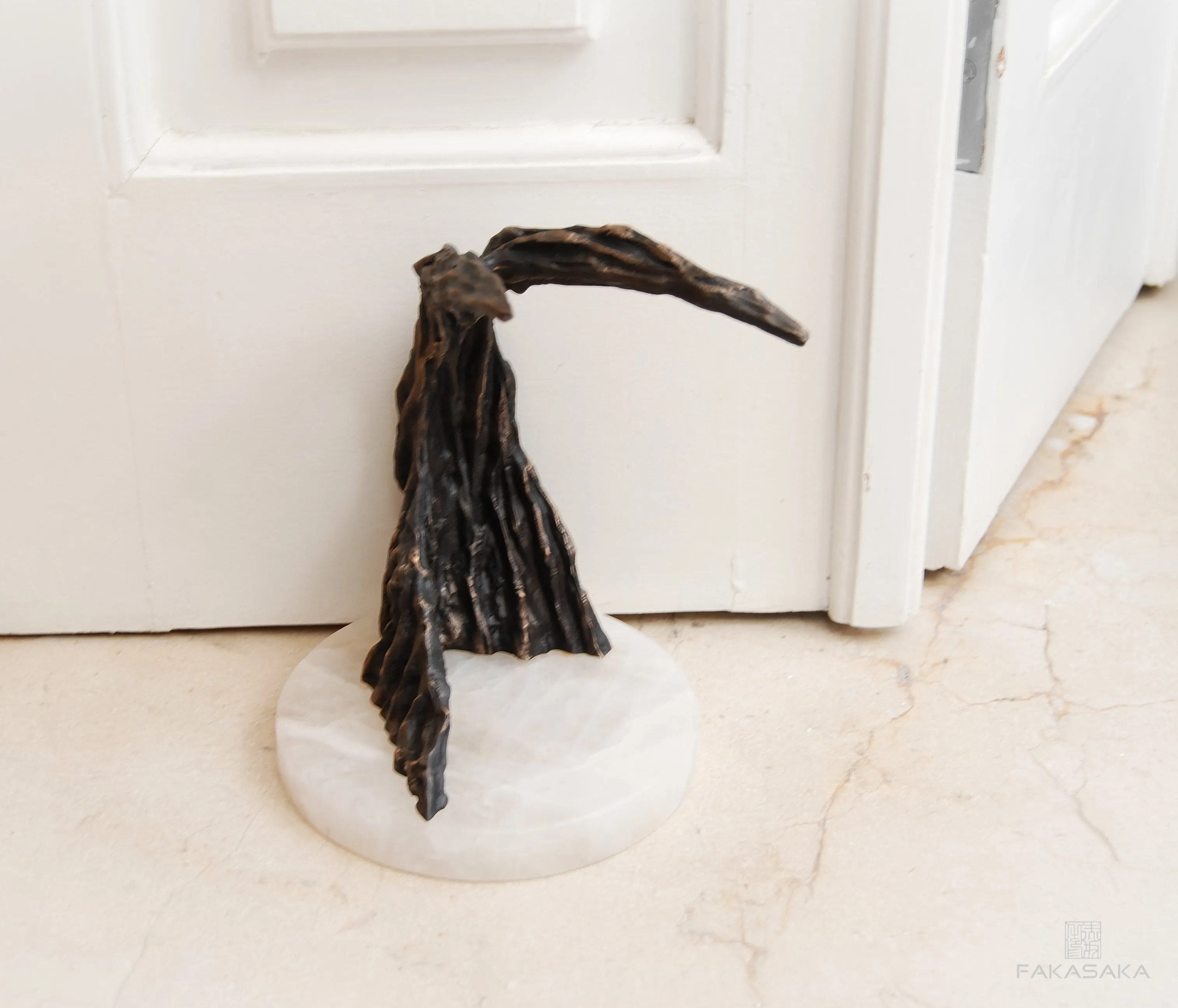 JOHNLEE 2<br><br>BOOKEND / DOOR HOLDER / SCULPTURE<br><br>BLACKBROWN BRONZE<br>ONYX
