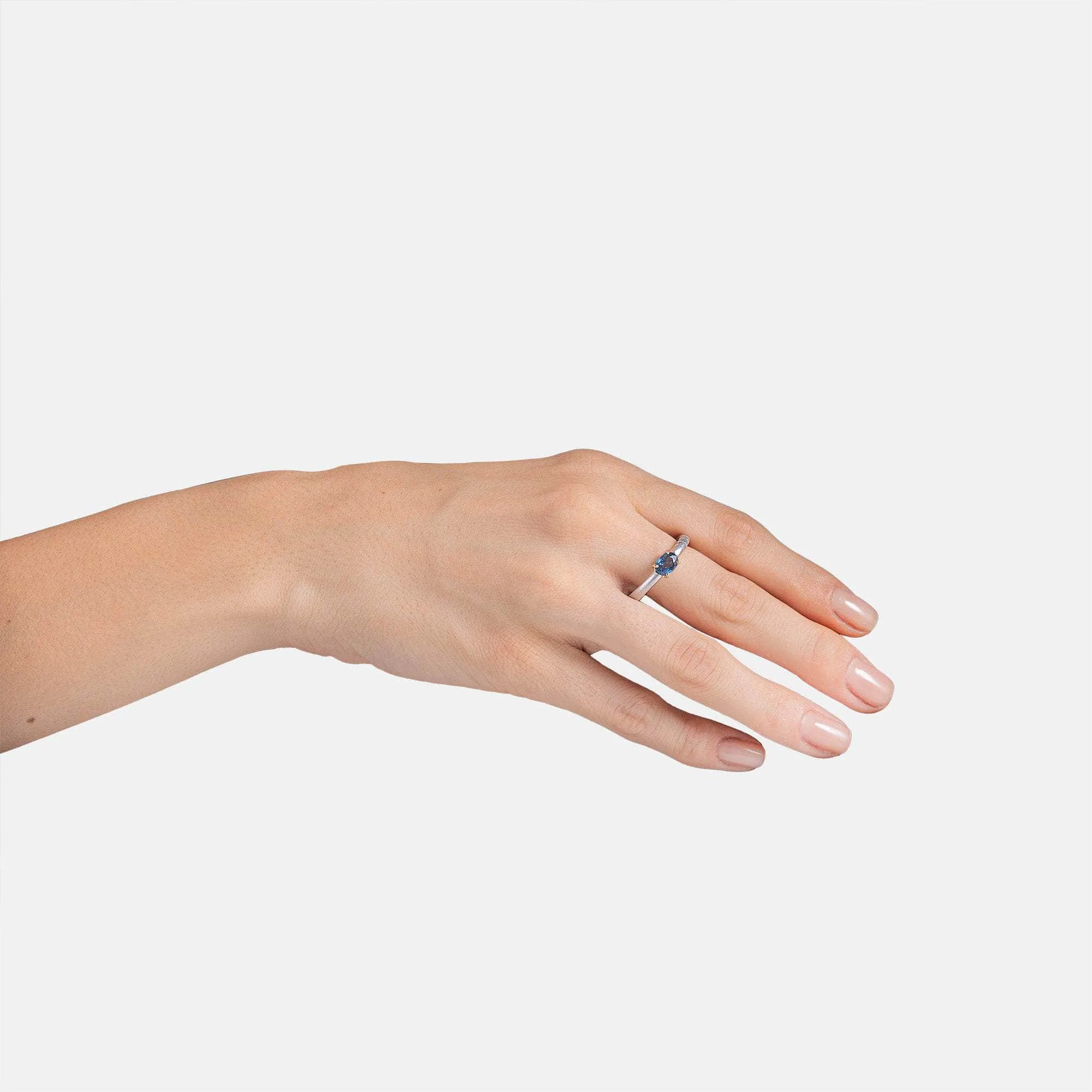 Nabu Blue Sapphire Ring (White Rhodium)