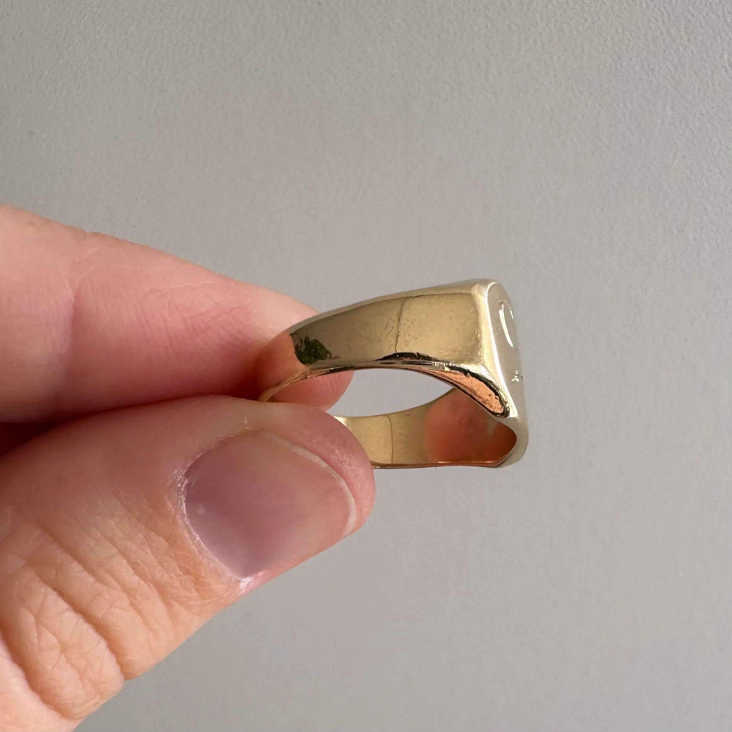 reimagined V I N T A G E // the best witch / 10k witch flying on a broom in the night sky signet ring / size 6.5