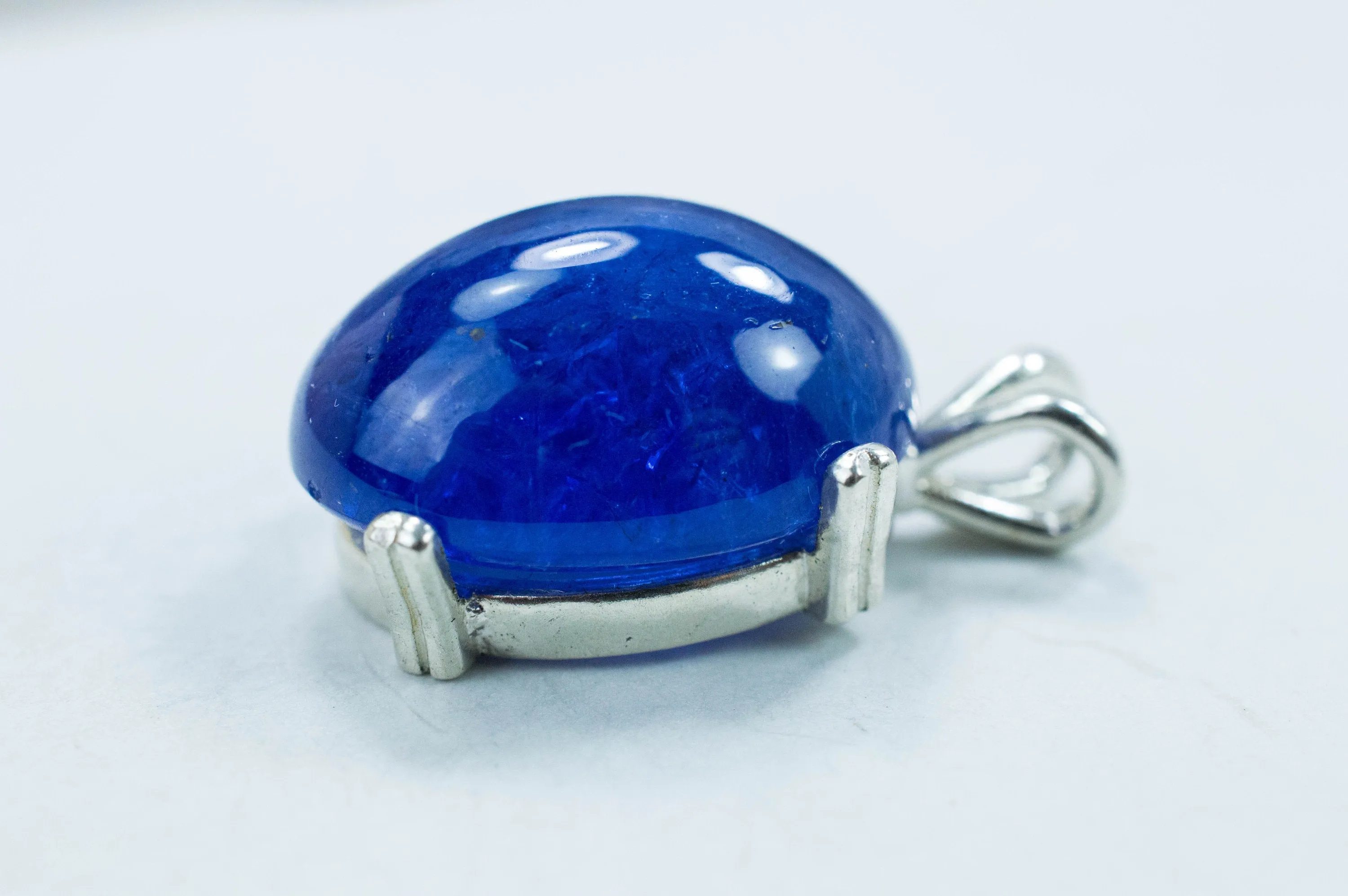 Tanzanite Pendant; Natural Tanzanian Tanzanite; 23.120cts