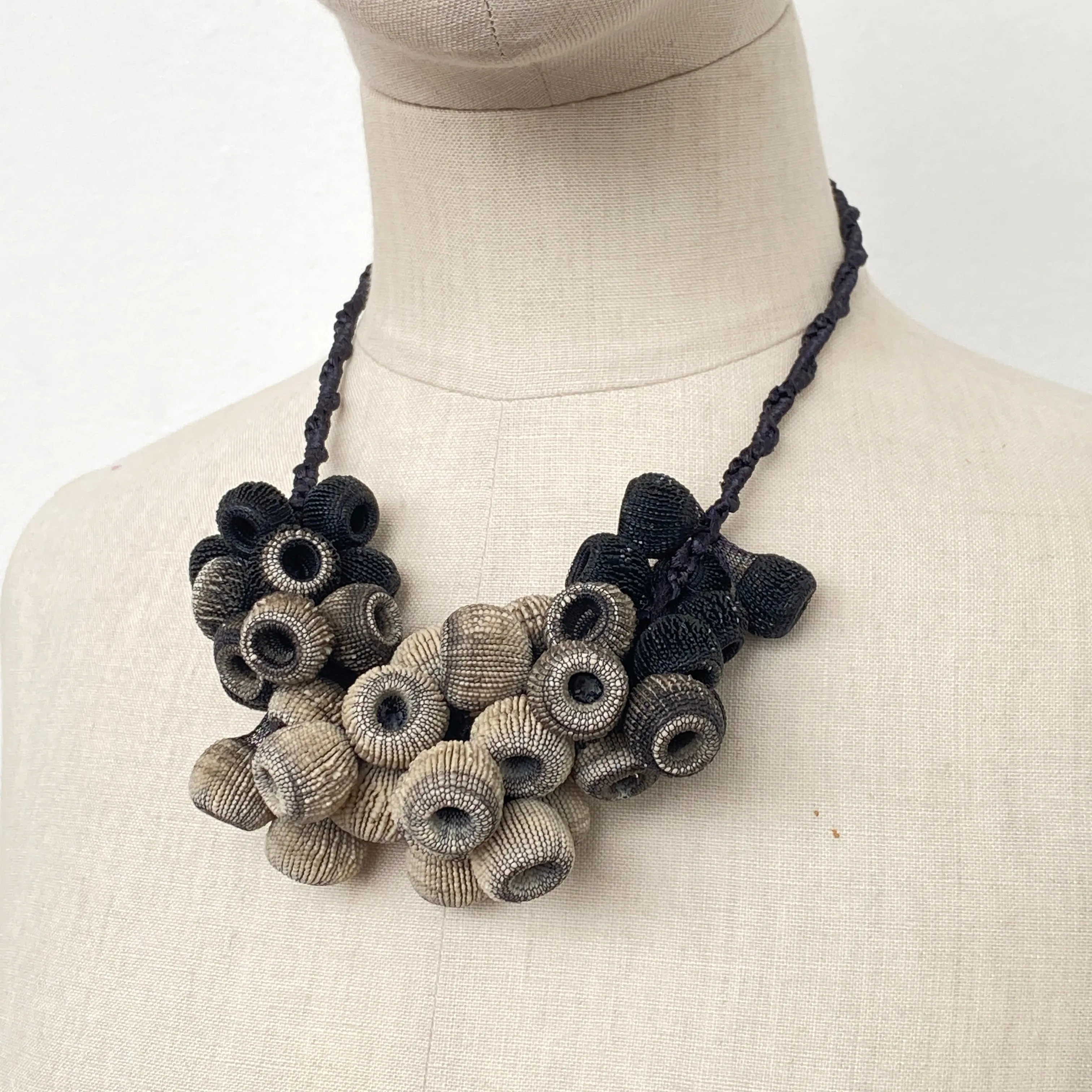 Zabadia Black Grey Necklace
